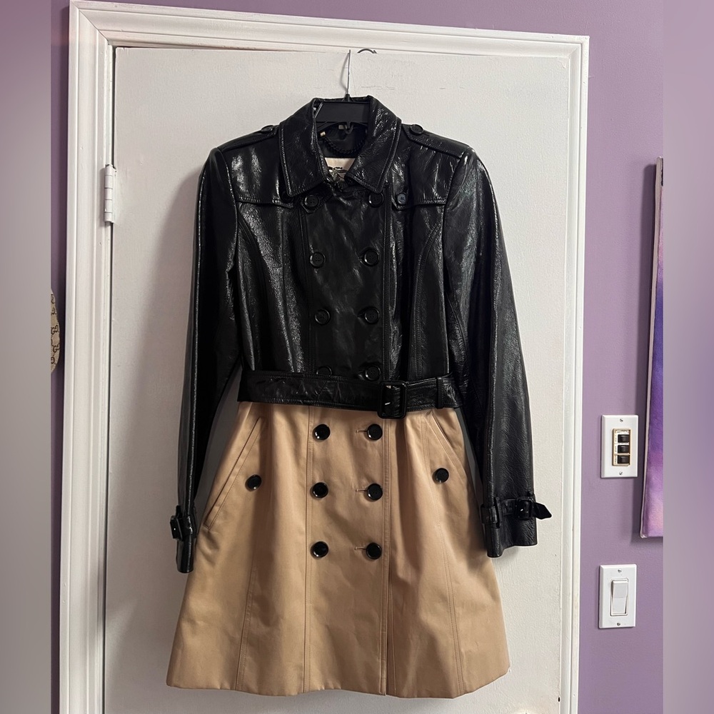 Burberry  Black & Beige Two-Tone Trench Coat